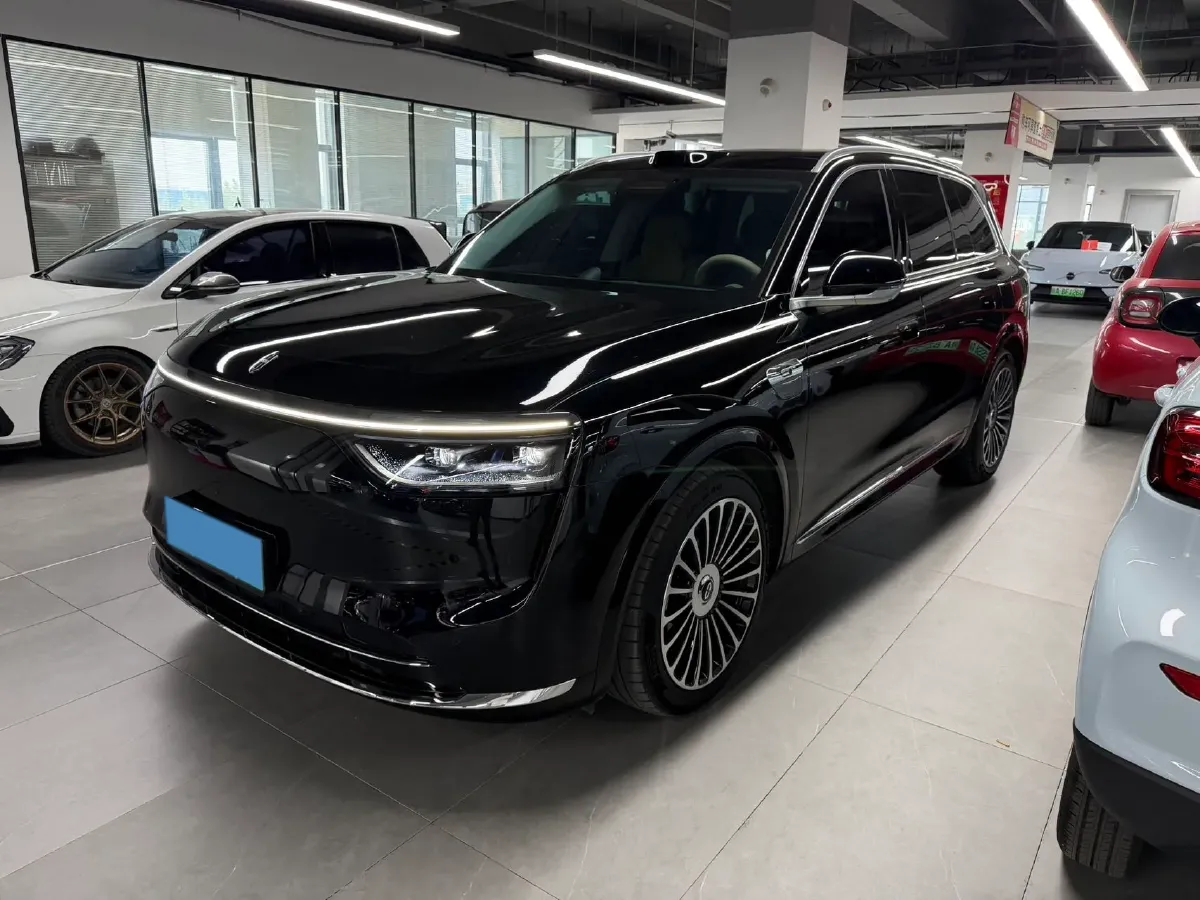 2025 AITO AITO M8 REEV 160HP REEV 53.4KWH,autocango,china used car exporter,china ev exporter,chinese used car exporter,chinese used ev exporter