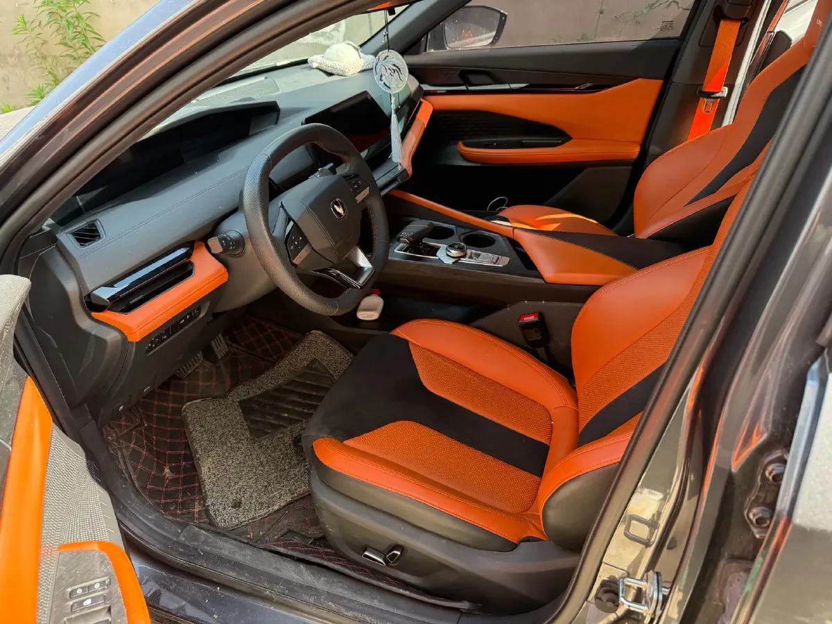 2023 ChangAn UNI-V 1.5T 188HP L4 7DCT,autocango,china used car exporter,china ev exporter,chinese used car exporter,chinese used ev exporter