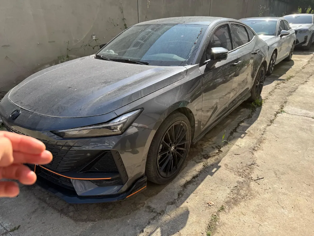 2023 ChangAn UNI-V 1.5T 188HP L4 7DCT,autocango,china used car exporter,china ev exporter,chinese used car exporter,chinese used ev exporter