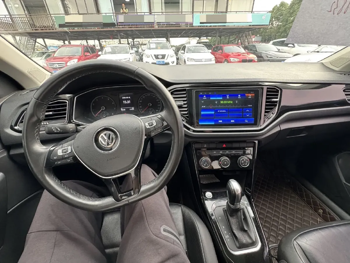 2019 Volkswagen T-Roc 1.4T 150HP L4 7DCT,autocango,china used car exporter,china ev exporter,chinese used car exporter,chinese used ev exporter