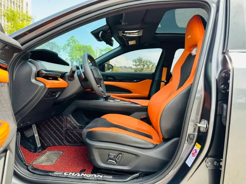 2023 ChangAn UNI-V 2.0T 233HP L4 8AT,autocango,china used car exporter,china ev exporter,chinese used car exporter,chinese used ev exporter