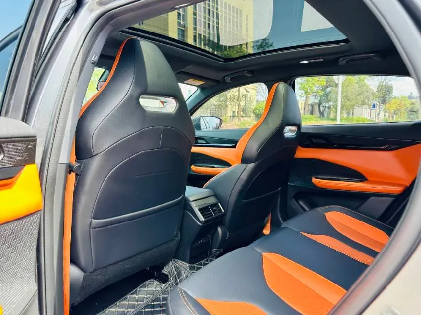 2023 ChangAn UNI-V 2.0T 233HP L4 8AT,autocango,china used car exporter,china ev exporter,chinese used car exporter,chinese used ev exporter