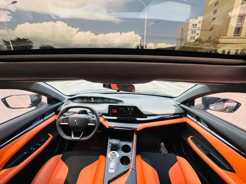 2023 ChangAn UNI-V 2.0T 233HP L4 8AT,autocango,china used car exporter,china ev exporter,chinese used car exporter,chinese used ev exporter