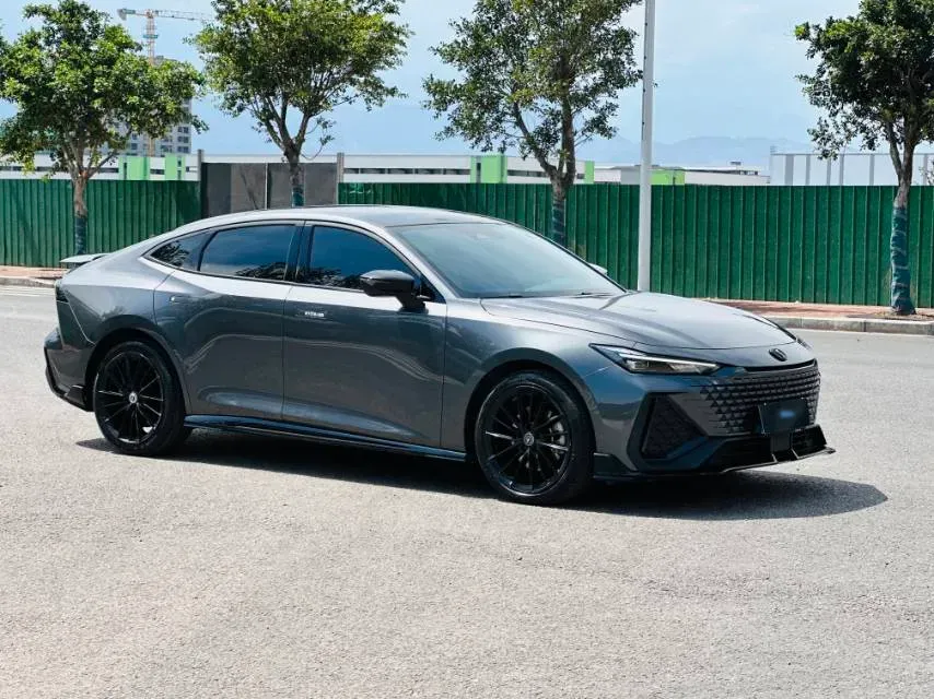 2023 ChangAn UNI-V 2.0T 233HP L4 8AT,autocango,china used car exporter,china ev exporter,chinese used car exporter,chinese used ev exporter