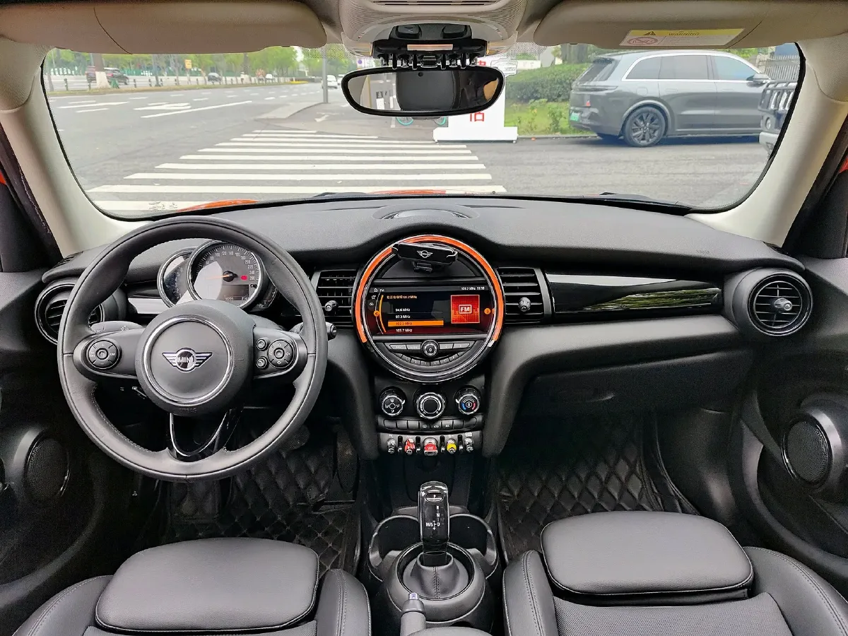 2019 MINI MINI 1.5T 136HP L3 7DCT,autocango,china used car exporter,china ev exporter,chinese used car exporter,chinese used ev exporter