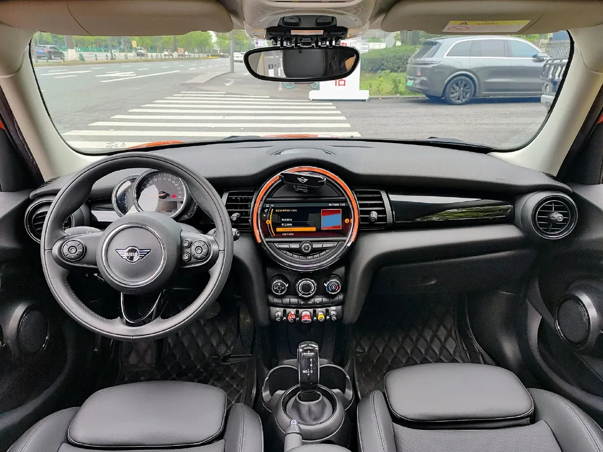 2019 MINI MINI 1.5T 136HP L3 7DCT,autocango,china used car exporter,china ev exporter,chinese used car exporter,chinese used ev exporter