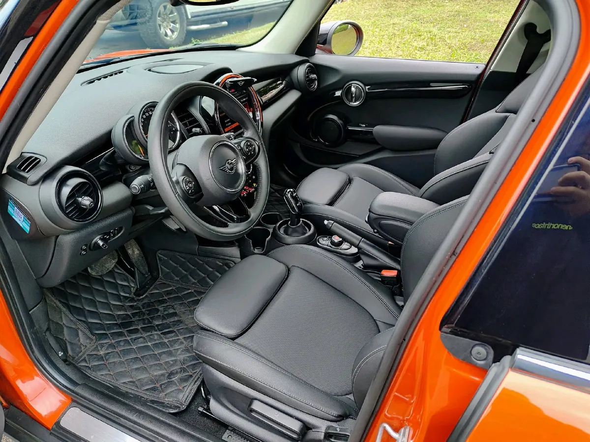 2019 MINI MINI 1.5T 136HP L3 7DCT,autocango,china used car exporter,china ev exporter,chinese used car exporter,chinese used ev exporter