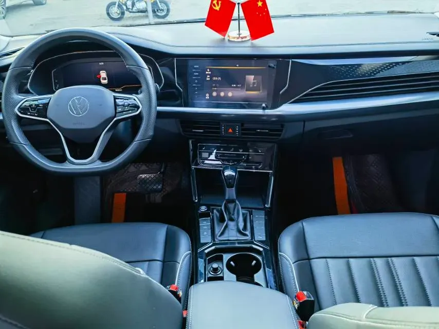 2023 Volkswagen Passat 2.0T 186HP L4 7DCT,autocango,china used car exporter,china ev exporter,chinese used car exporter,chinese used ev exporter