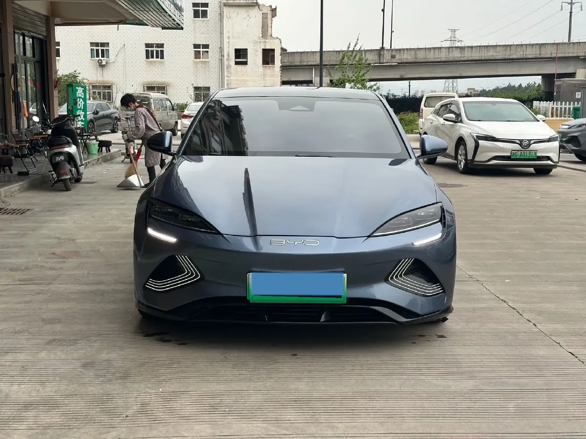 2022 AITO AITO M5 Range Extended 125HP REEV 40KWH,autocango,china used car exporter,china ev exporter,chinese used car exporter,chinese used ev exporter