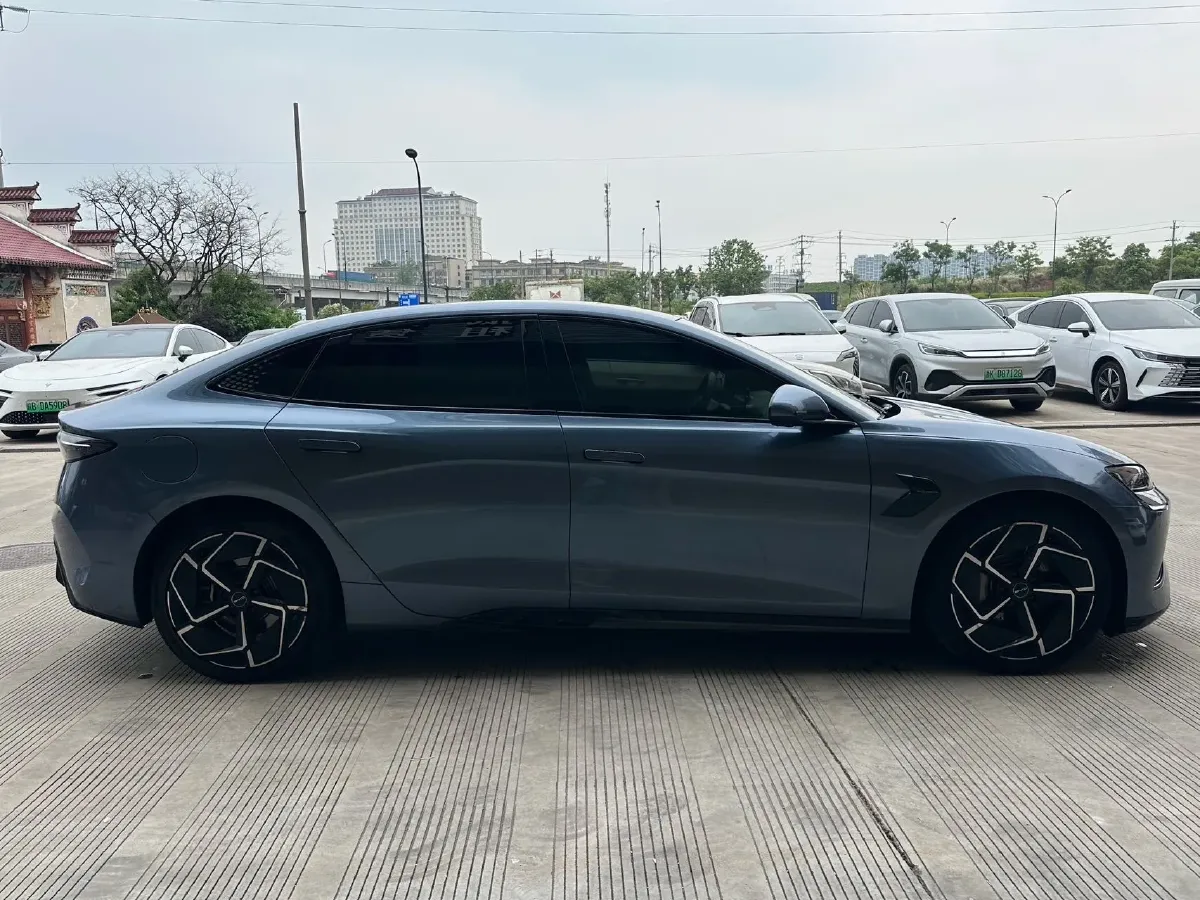 2022 AITO AITO M5 Range Extended 125HP REEV 40KWH,autocango,china used car exporter,china ev exporter,chinese used car exporter,chinese used ev exporter