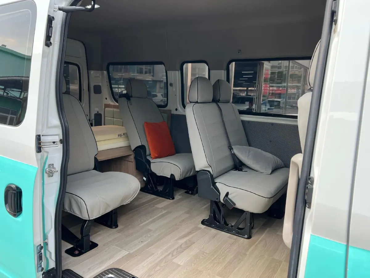 2023 MAXUS XinTu V80 2.0T 127HP L4 6MT,autocango,china used car exporter,china ev exporter,chinese used car exporter,chinese used ev exporter