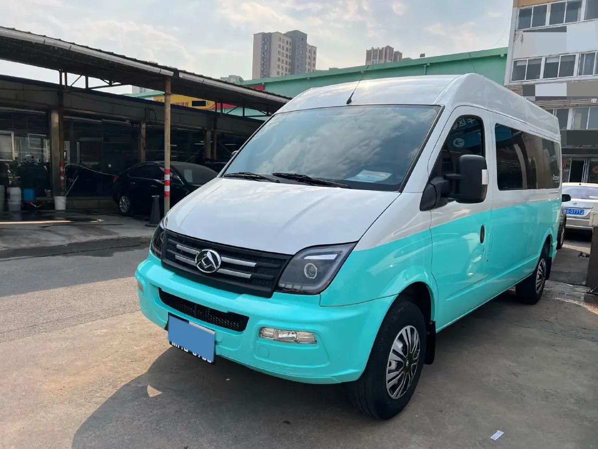 2023 MAXUS XinTu V80 2.0T 127HP L4 6MT,autocango,china used car exporter,china ev exporter,chinese used car exporter,chinese used ev exporter