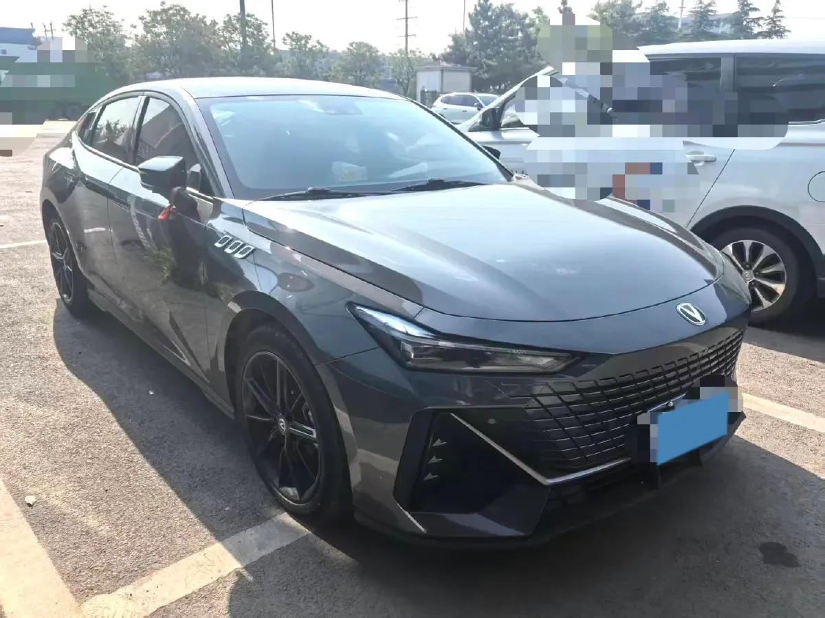 2022 ChangAn UNI-V 1.5T 188HP L4 7DCT,autocango,china used car exporter,china ev exporter,chinese used car exporter,chinese used ev exporter