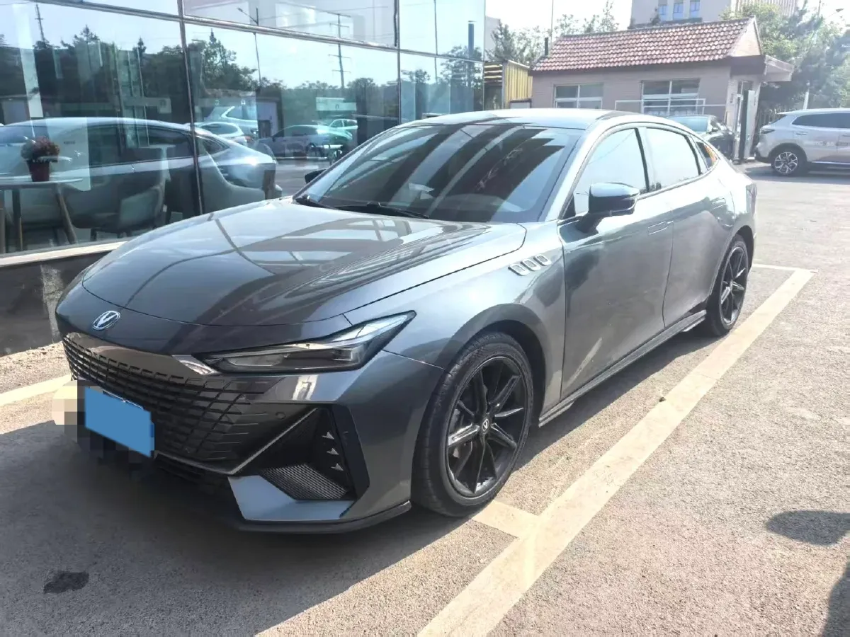 2022 ChangAn UNI-V 1.5T 188HP L4 7DCT,autocango,china used car exporter,china ev exporter,chinese used car exporter,chinese used ev exporter