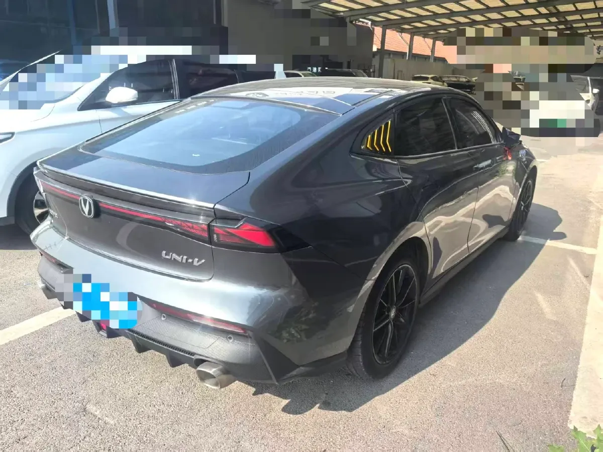 2022 ChangAn UNI-V 1.5T 188HP L4 7DCT,autocango,china used car exporter,china ev exporter,chinese used car exporter,chinese used ev exporter