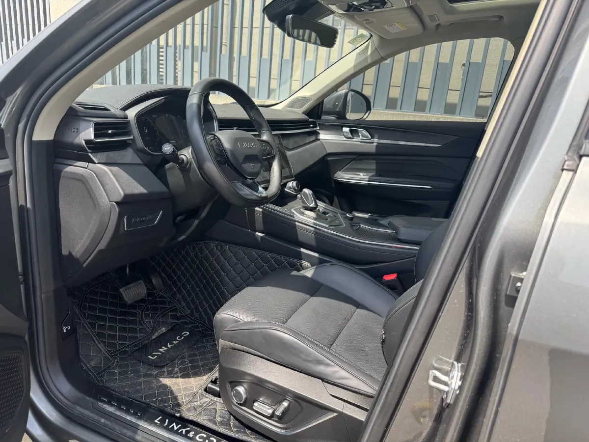 2021 LYNK&CO 01 2.0T 218HP L4 8AT,autocango,china used car exporter,china ev exporter,chinese used car exporter,chinese used ev exporter