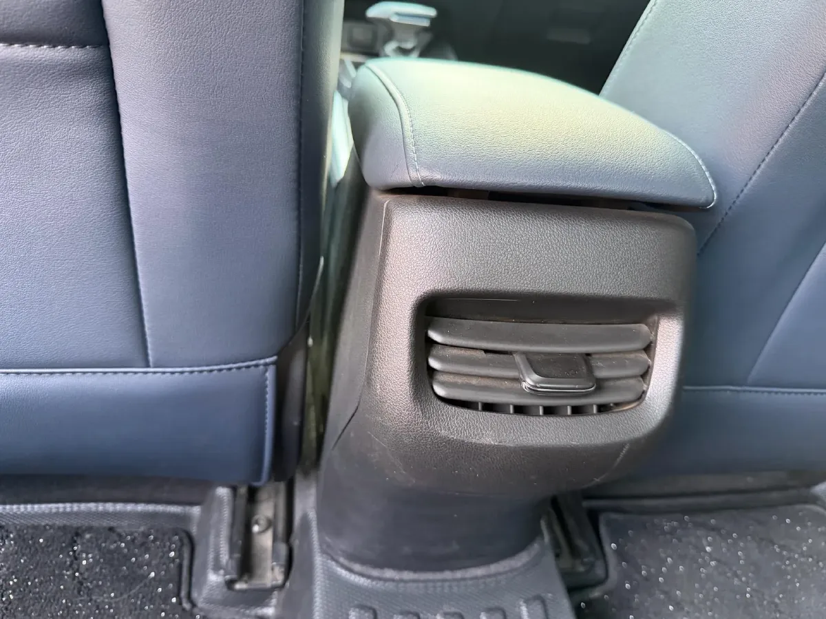 2023 Chevrolet Monza 1.5L 113HP L4 6DCT,autocango,china used car exporter,china ev exporter,chinese used car exporter,chinese used ev exporter