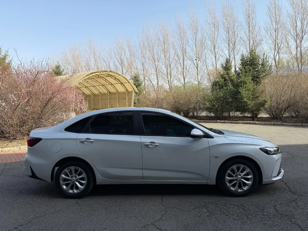 2023 Chevrolet Monza 1.5L 113HP L4 6DCT,autocango,china used car exporter,china ev exporter,chinese used car exporter,chinese used ev exporter