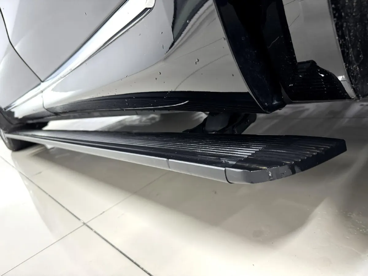 2025 AITO AITO M8 REEV 160HP REEV 53.4KWH,autocango,china used car exporter,china ev exporter,chinese used car exporter,chinese used ev exporter