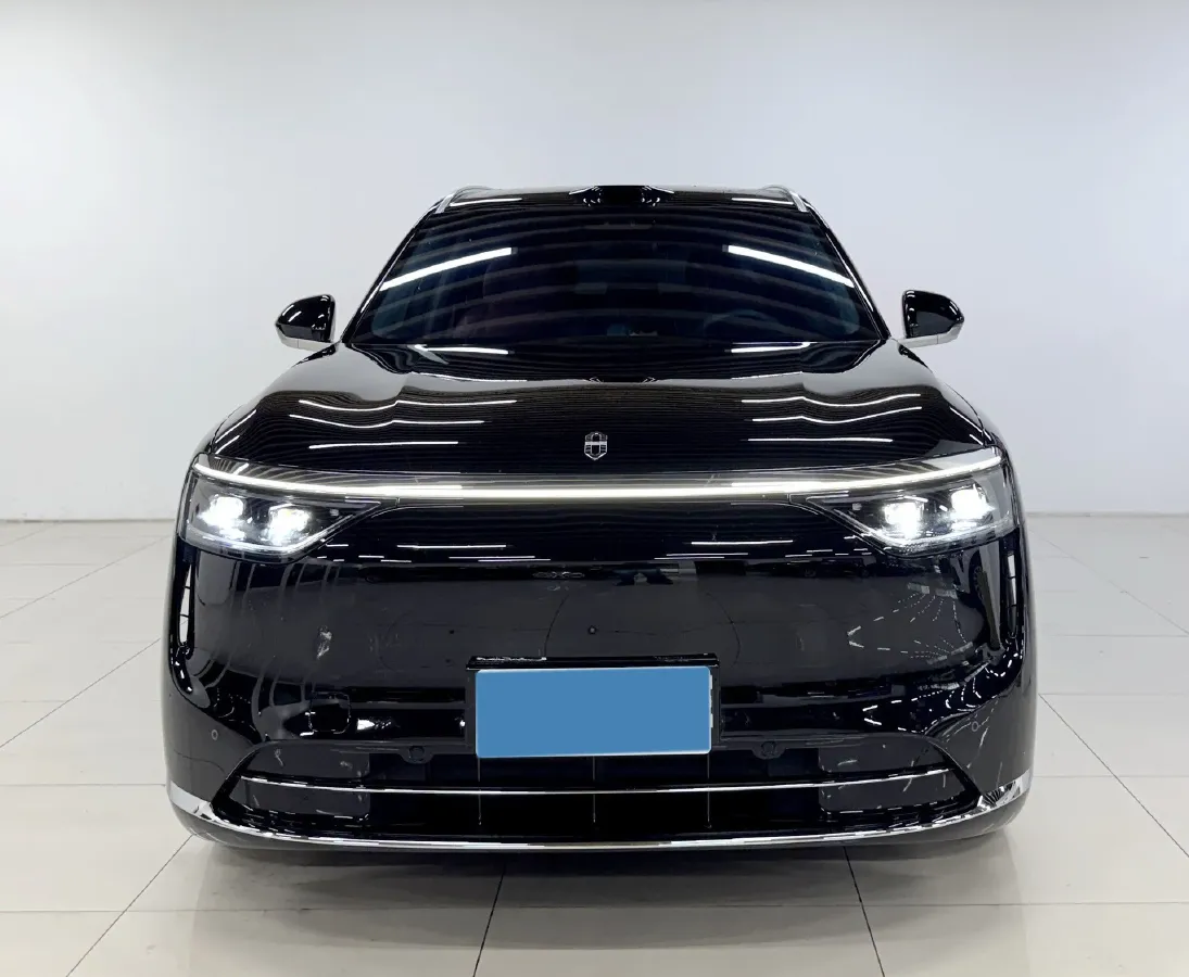 2025 AITO AITO M8 REEV 160HP REEV 53.4KWH,autocango,china used car exporter,china ev exporter,chinese used car exporter,chinese used ev exporter