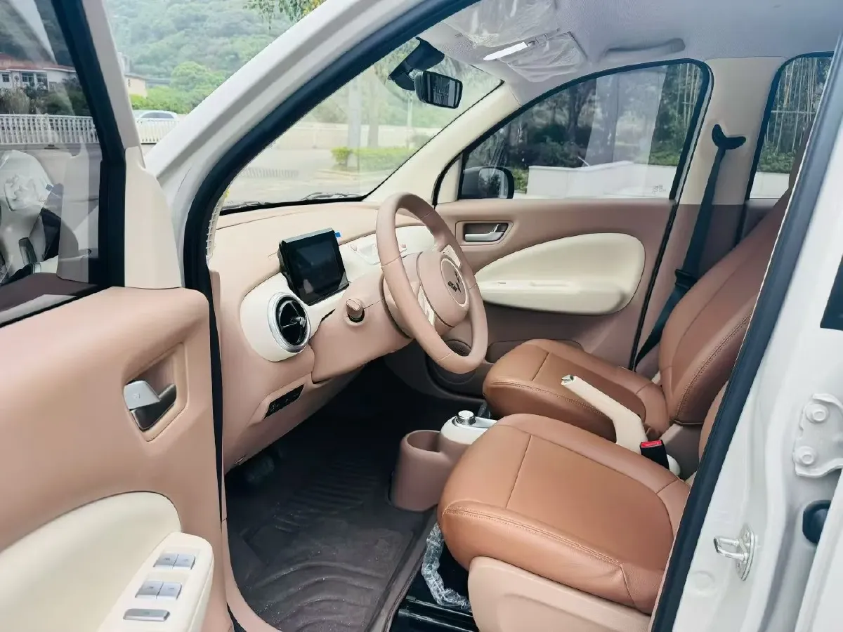 2025 WuLing HongGuang MINI EV BEV 16.2KWH,autocango,china used car exporter,china ev exporter,chinese used car exporter,chinese used ev exporter