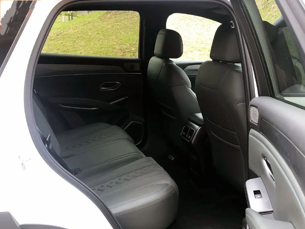 2025 BYD SongL DM-i 1.5L 101HP L4 E-CVT PHEV 26.6KWH,autocango,china used car exporter,china ev exporter,chinese used car exporter,chinese used ev exporter
