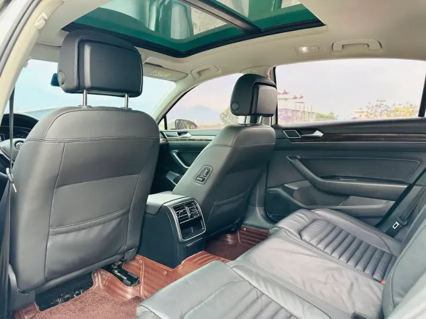 2019 Volkswagen Magotan 2.0T 186HP L4 7DCT,autocango,china used car exporter,china ev exporter,chinese used car exporter,chinese used ev exporter