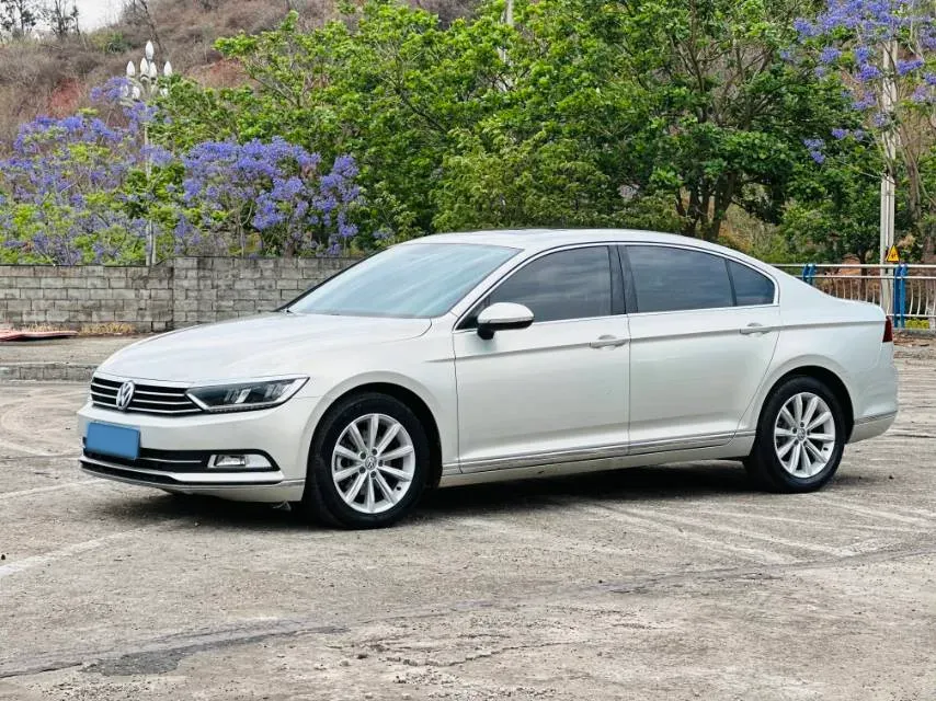2019 Volkswagen Magotan 2.0T 186HP L4 7DCT,autocango,china used car exporter,china ev exporter,chinese used car exporter,chinese used ev exporter