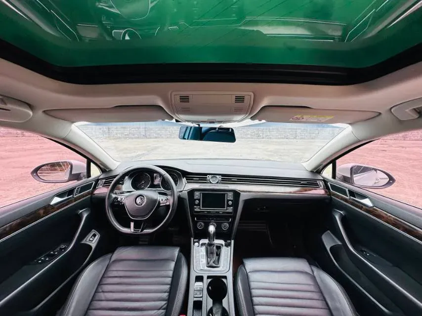 2019 Volkswagen Magotan 2.0T 186HP L4 7DCT,autocango,china used car exporter,china ev exporter,chinese used car exporter,chinese used ev exporter