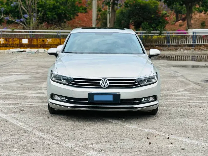 2019 Volkswagen Magotan 2.0T 186HP L4 7DCT,autocango,china used car exporter,china ev exporter,chinese used car exporter,chinese used ev exporter
