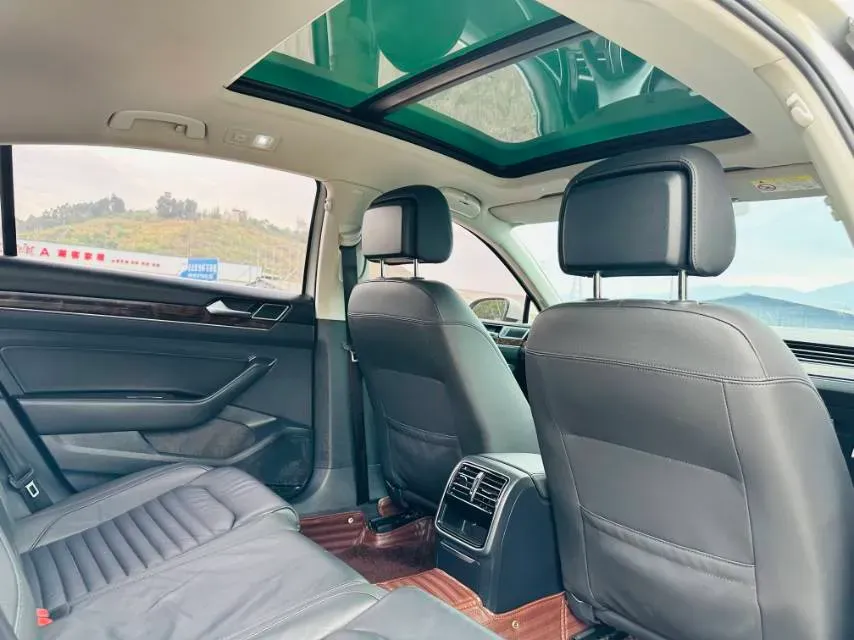 2019 Volkswagen Magotan 2.0T 186HP L4 7DCT,autocango,china used car exporter,china ev exporter,chinese used car exporter,chinese used ev exporter