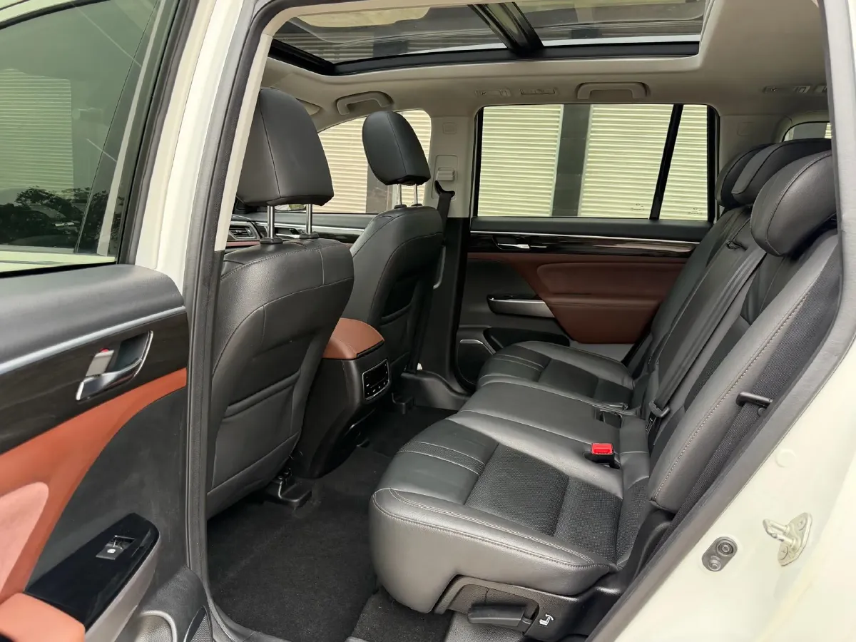 2017 GAC Trumpchi GS8 2.0T 201HP L4 6AT,autocango,china used car exporter,china ev exporter,chinese used car exporter,chinese used ev exporter