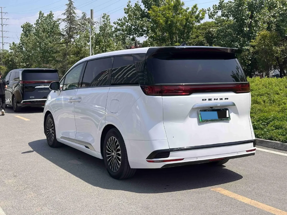 2024 Denza D9 1.5T 139HP L4 E-CVT PHEV 40KWH,autocango,china used car exporter,china ev exporter,chinese used car exporter,chinese used ev exporter