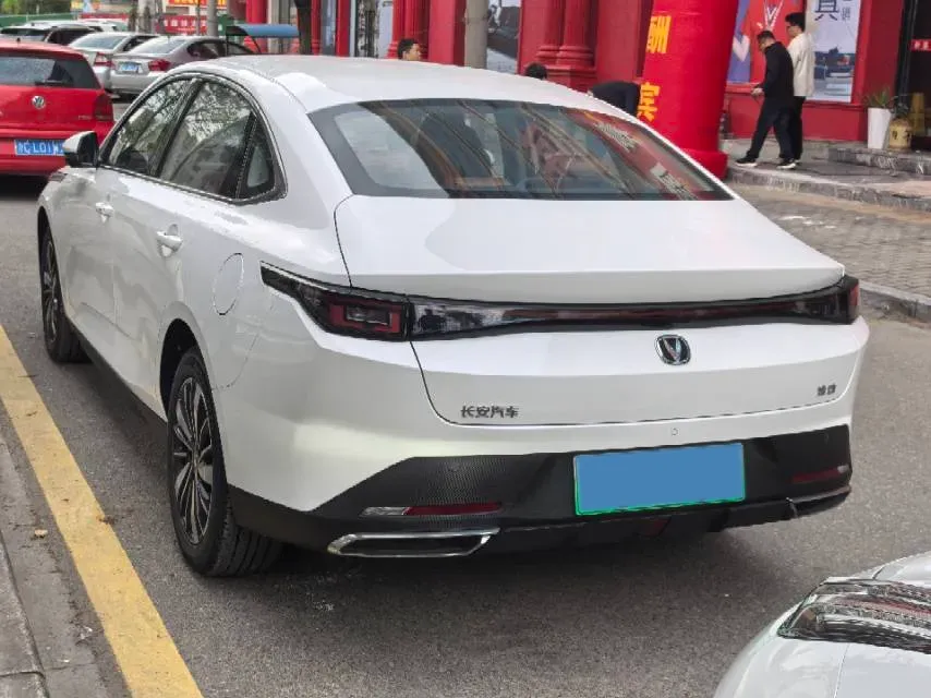 2025 ChangAn EadoPHEV 1.5L 98HP L4 E-CVT PHEV,autocango,china used car exporter,china ev exporter,chinese used car exporter,chinese used ev exporter
