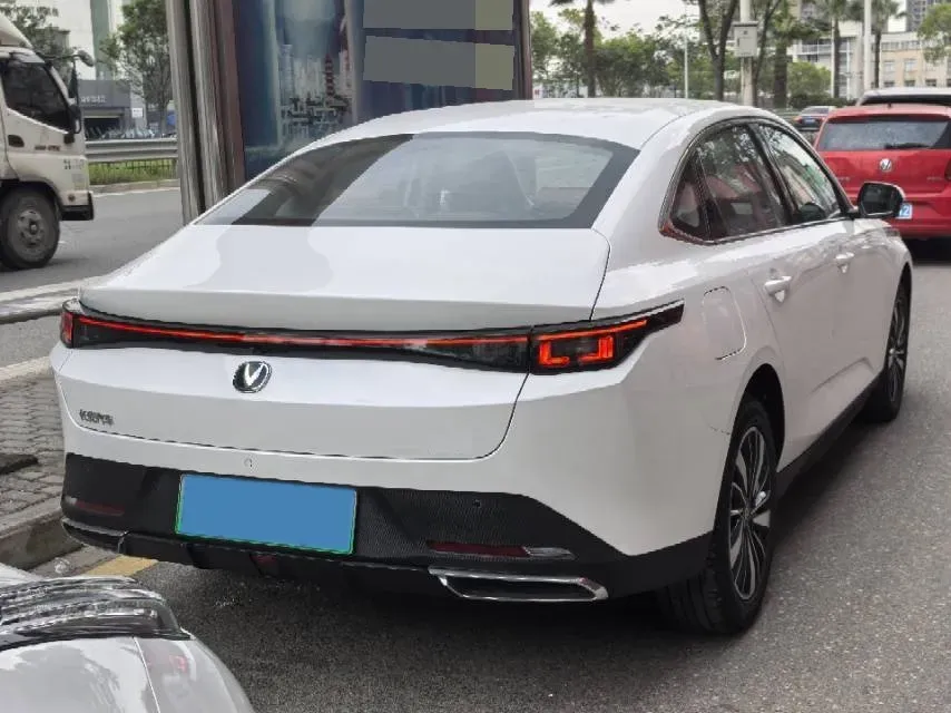 2025 ChangAn EadoPHEV 1.5L 98HP L4 E-CVT PHEV,autocango,china used car exporter,china ev exporter,chinese used car exporter,chinese used ev exporter