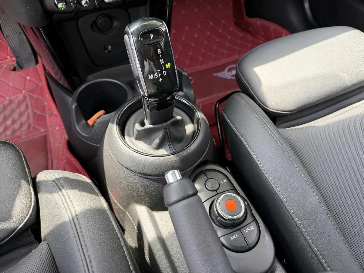 2018 MINI MINI 1.5T 136HP L3 7DCT,autocango,china used car exporter,china ev exporter,chinese used car exporter,chinese used ev exporter