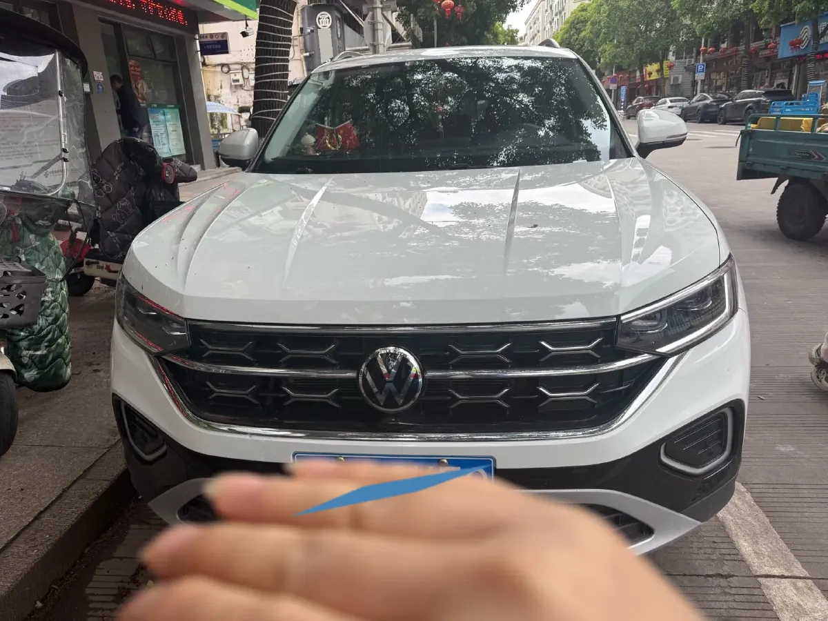 2025 Volkswagen Tayron 2.0T 186HP L4 7DCT,autocango,china used car exporter,china ev exporter,chinese used car exporter,chinese used ev exporter