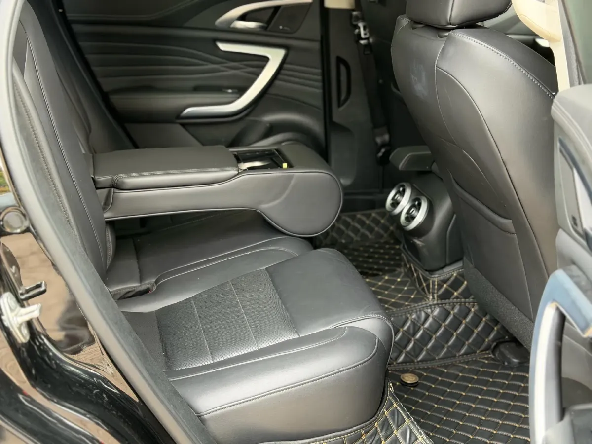 2021 WEY VV7 2.0T 227HP L4 7DCT,autocango,china used car exporter,china ev exporter,chinese used car exporter,chinese used ev exporter