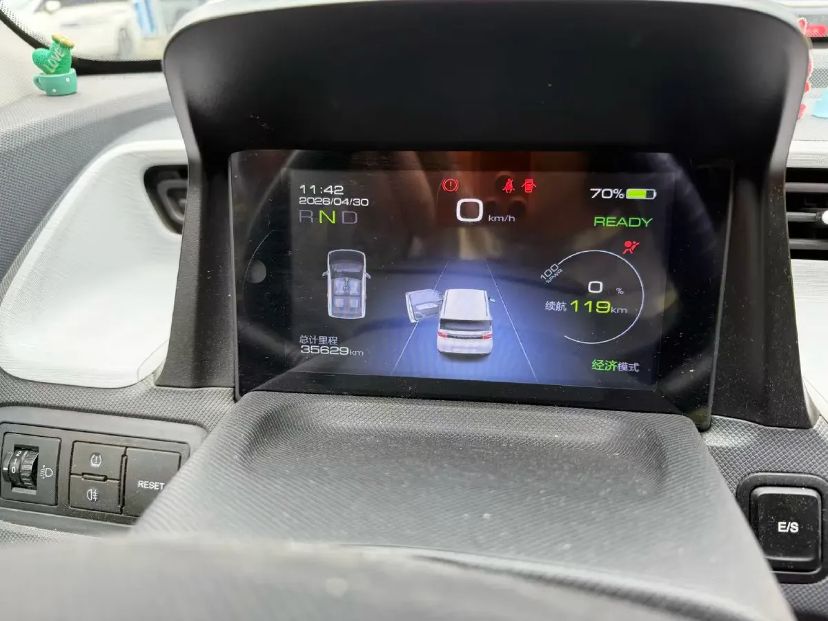 2022 WuLing HongGuang MINI EV BEV 9KWH,autocango,china used car exporter,china ev exporter,chinese used car exporter,chinese used ev exporter