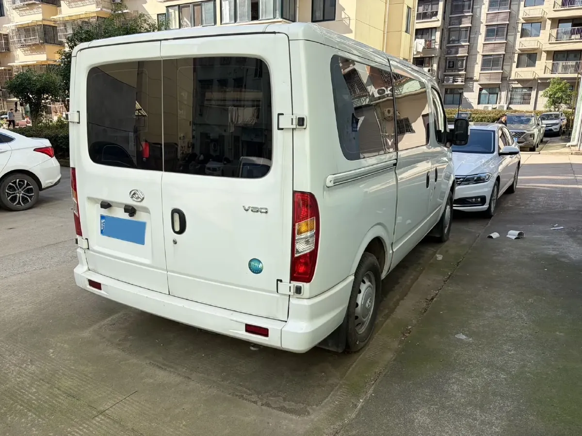 2024 MAXUS XinTu V80 2.0T 147HP L4 6MT,autocango,china used car exporter,china ev exporter,chinese used car exporter,chinese used ev exporter