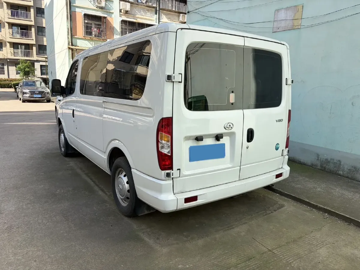 2024 MAXUS XinTu V80 2.0T 147HP L4 6MT,autocango,china used car exporter,china ev exporter,chinese used car exporter,chinese used ev exporter