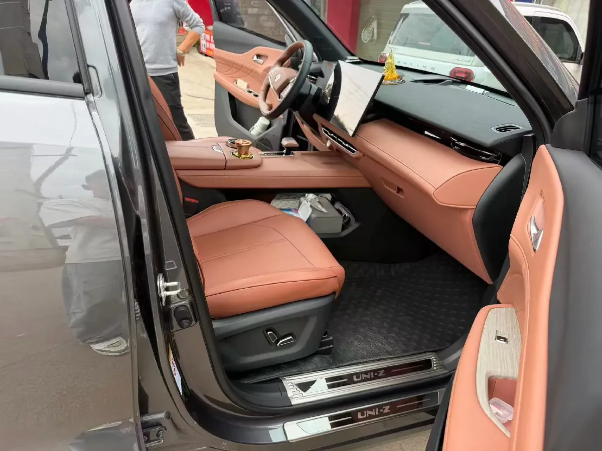 2024 ChangAn UNI-Z 1.5L 98HP L4 E-CVT PHEV 18.4KWH,autocango,china used car exporter,china ev exporter,chinese used car exporter,chinese used ev exporter