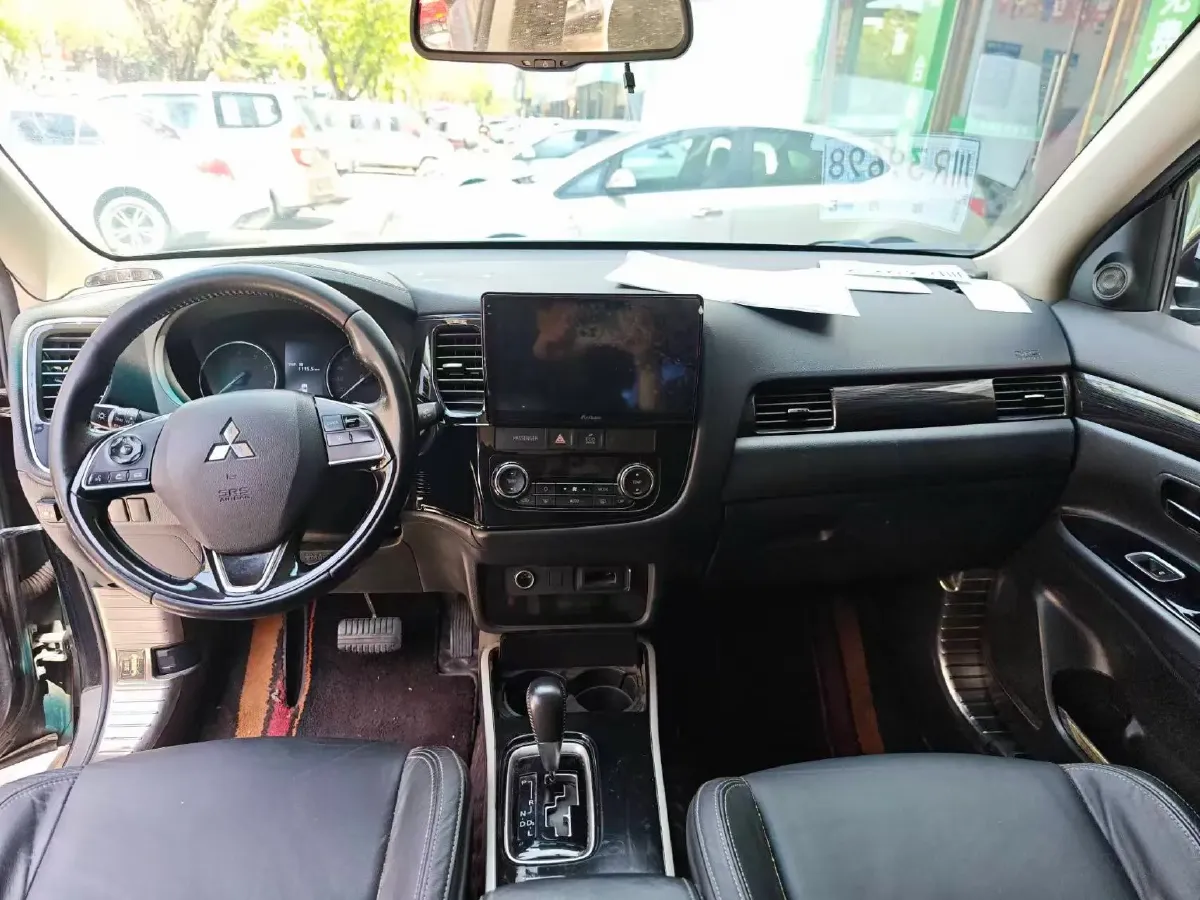 2019 Mitsubishi Outlander 2.0L 166HP L4 CVT,autocango,china used car exporter,china ev exporter,chinese used car exporter,chinese used ev exporter