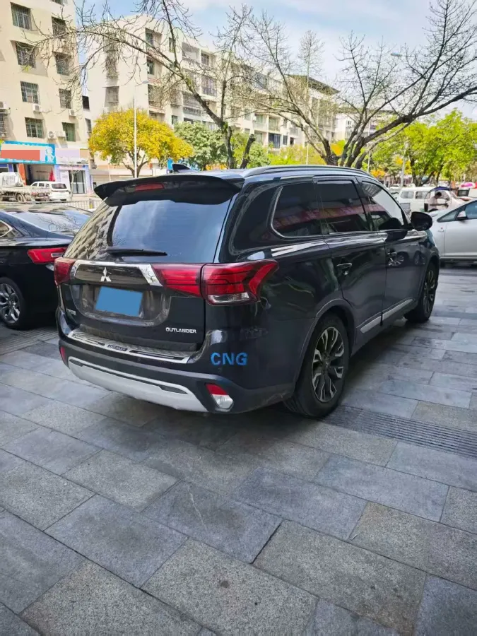 2019 Mitsubishi Outlander 2.0L 166HP L4 CVT,autocango,china used car exporter,china ev exporter,chinese used car exporter,chinese used ev exporter