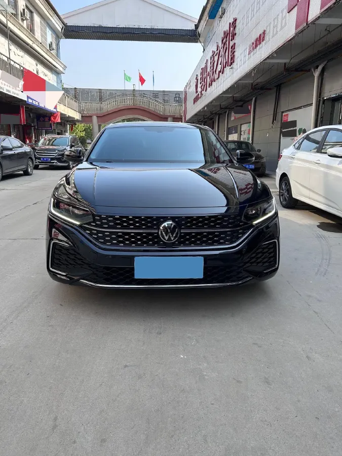 2024 Volkswagen Passat 2.0T 186HP L4 7DCT,autocango,china used car exporter,china ev exporter,chinese used car exporter,chinese used ev exporter