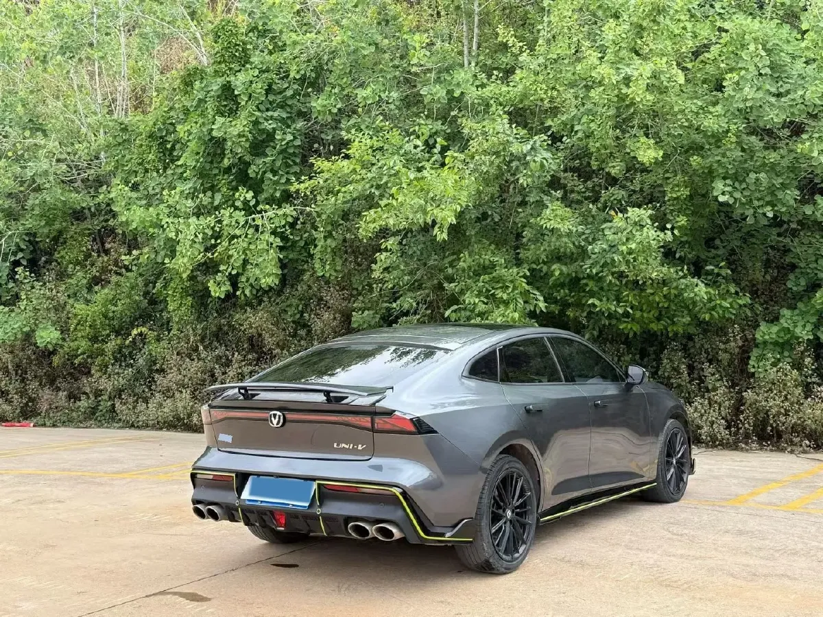 2023 ChangAn UNI-V 1.5T 188HP L4 7DCT,autocango,china used car exporter,china ev exporter,chinese used car exporter,chinese used ev exporter