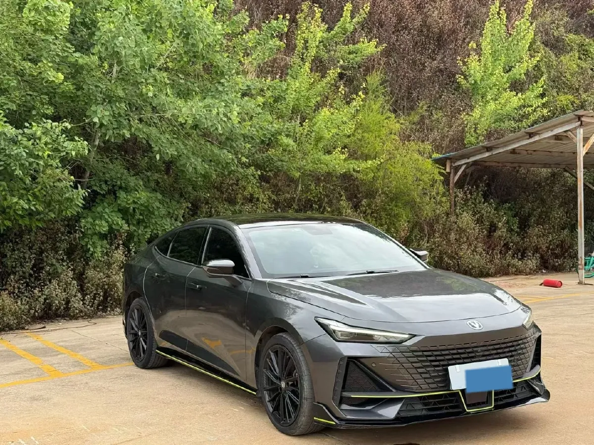 2023 ChangAn UNI-V 1.5T 188HP L4 7DCT,autocango,china used car exporter,china ev exporter,chinese used car exporter,chinese used ev exporter