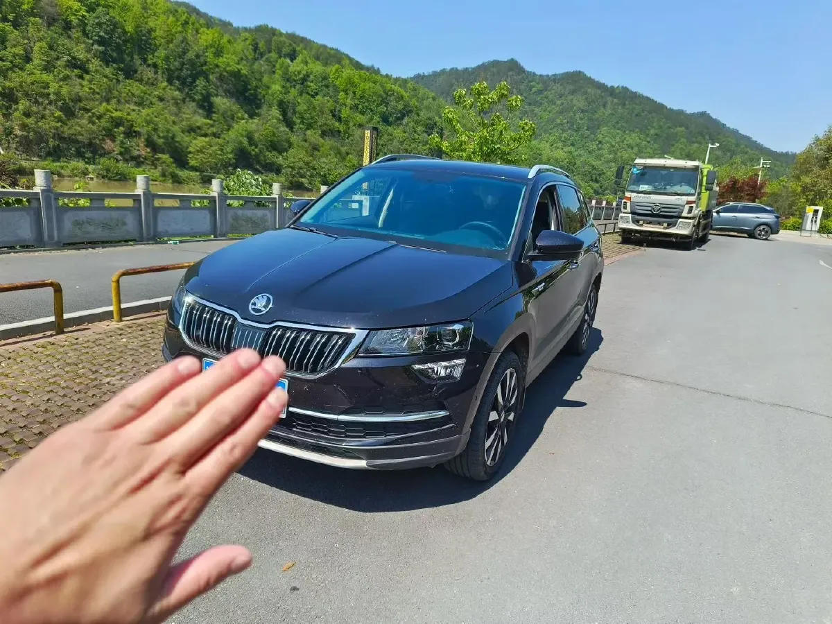 2021 Skoda Karoq 1.4T 150HP L4 7DCT,autocango,china used car exporter,china ev exporter,chinese used car exporter,chinese used ev exporter