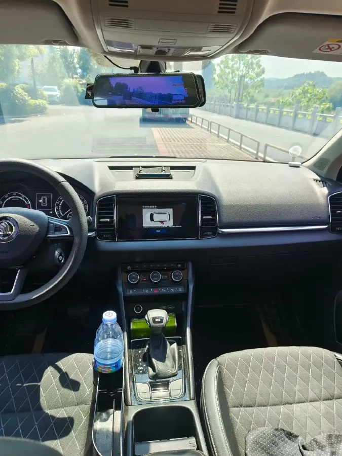 2021 Skoda Karoq 1.4T 150HP L4 7DCT,autocango,china used car exporter,china ev exporter,chinese used car exporter,chinese used ev exporter