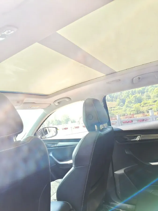 2021 Skoda Karoq 1.4T 150HP L4 7DCT,autocango,china used car exporter,china ev exporter,chinese used car exporter,chinese used ev exporter